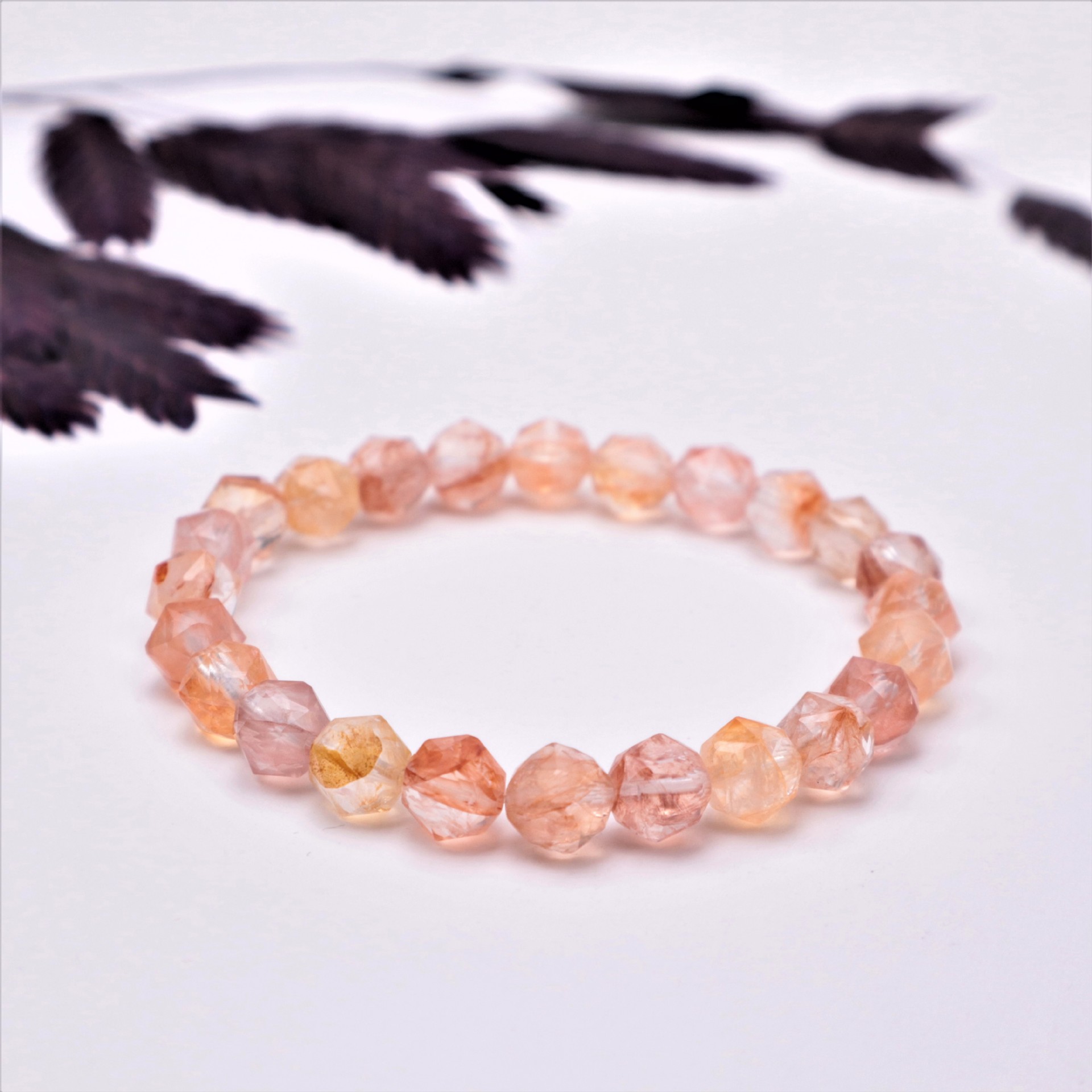 Natural Diamond-Cut Red Resin Flower Bracelet - Image 5